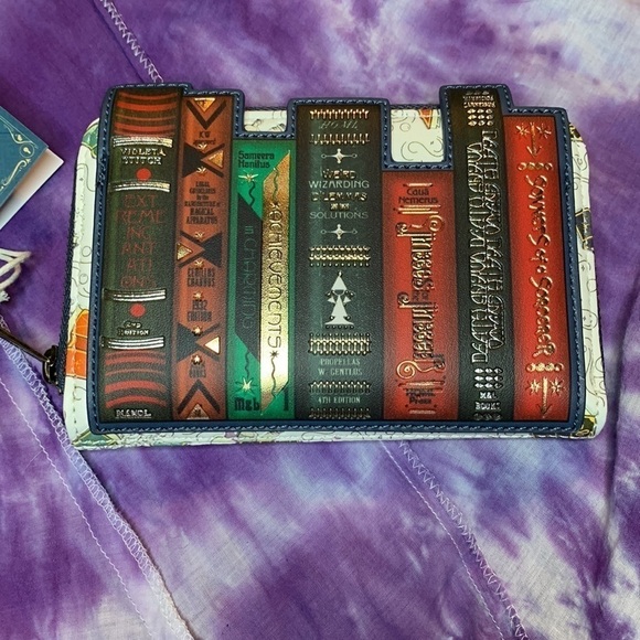 NWT Loungefly Fantastic Beasts The Secrets of Dumbledore Purse and Wallet - Picture 7 of 8